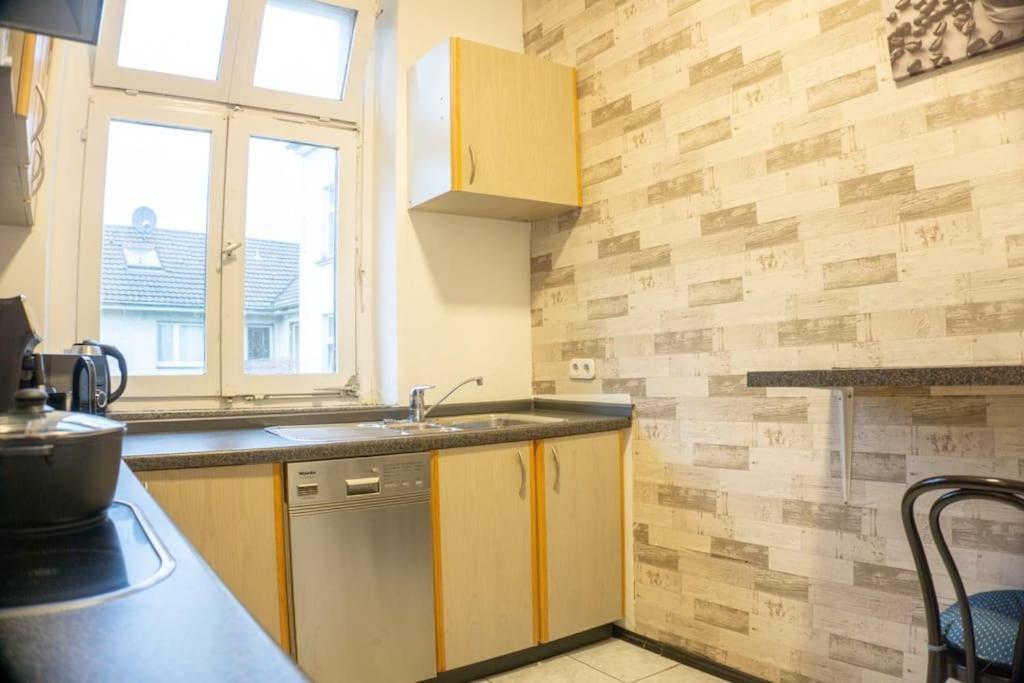 Apartment In Wuppertal - Charmante 3-Zimmer-Oase Mit Kamin Und Badewanne المظهر الخارجي الصورة