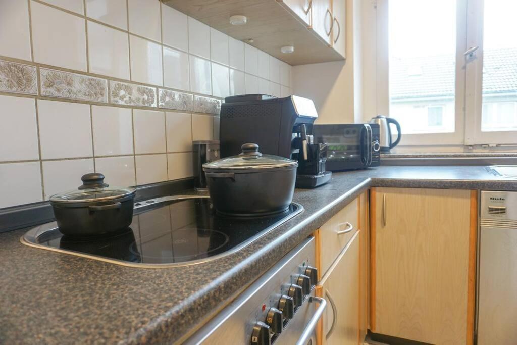Apartment In Wuppertal - Charmante 3-Zimmer-Oase Mit Kamin Und Badewanne المظهر الخارجي الصورة