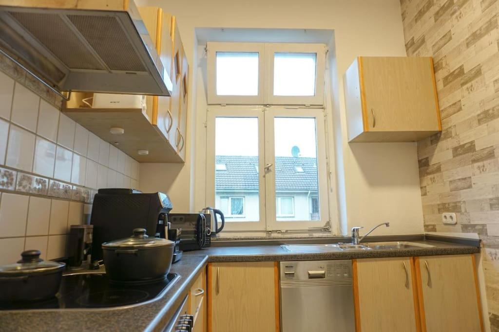 Apartment In Wuppertal - Charmante 3-Zimmer-Oase Mit Kamin Und Badewanne المظهر الخارجي الصورة