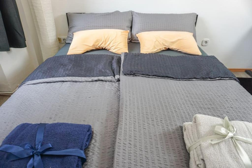 Apartment In Wuppertal - Charmante 3-Zimmer-Oase Mit Kamin Und Badewanne المظهر الخارجي الصورة